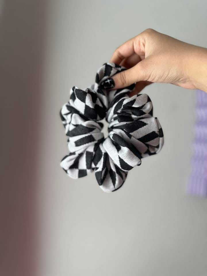Rts Trippy Checker XL Scrunchie