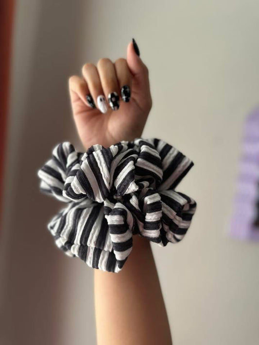 Rts B&W Stripes XL Scrunchie